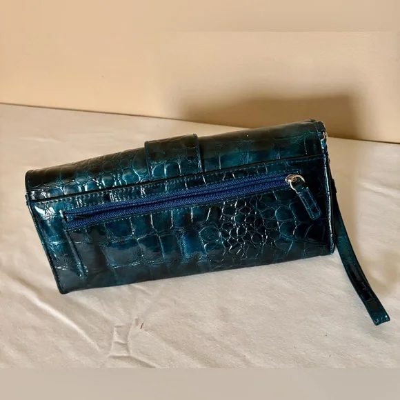 Kelly & Katie Blue Crocodile-embossed Style Wallet with Silver-tone buckle - Picture 3 of 10